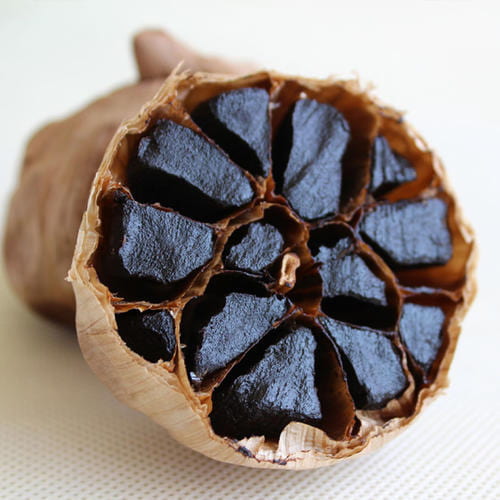 تصویر 3 از سیر سیاه او آب یکدست با بافت فشرده و سالم